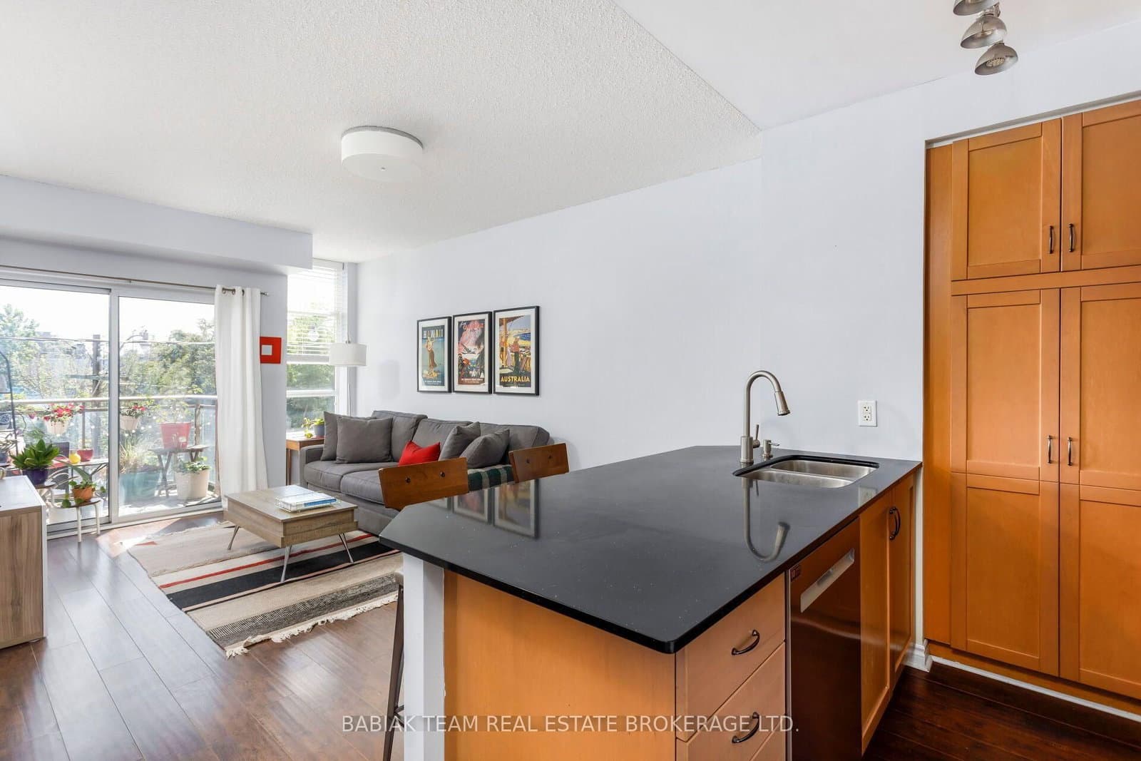 2495 Dundas Street West Street, Unit 307