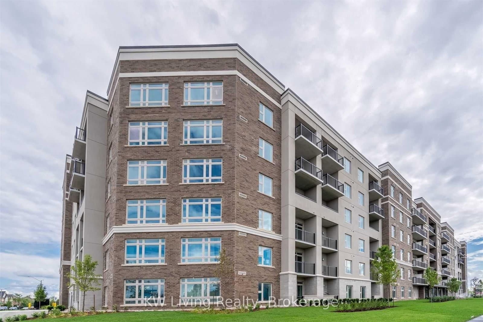 610 Farmstead Drive, Unit 613