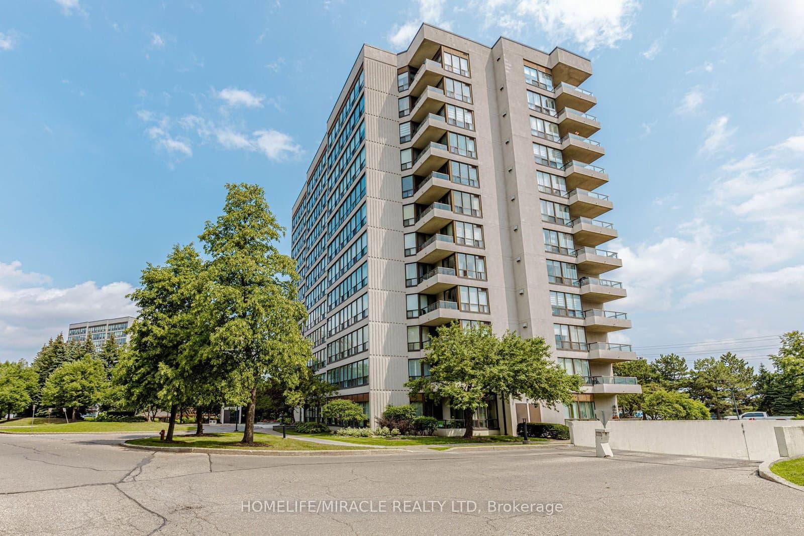 #804 - 12 Laurelcrest Street