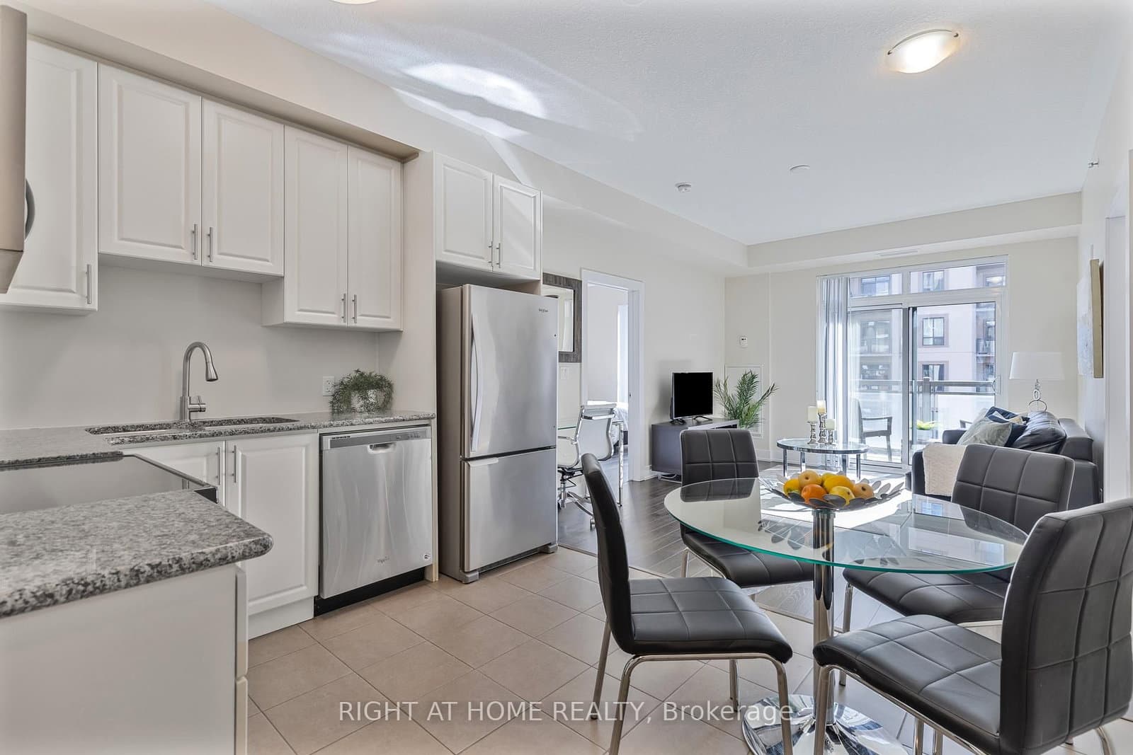 2486 Old Bronte Road, Unit 423