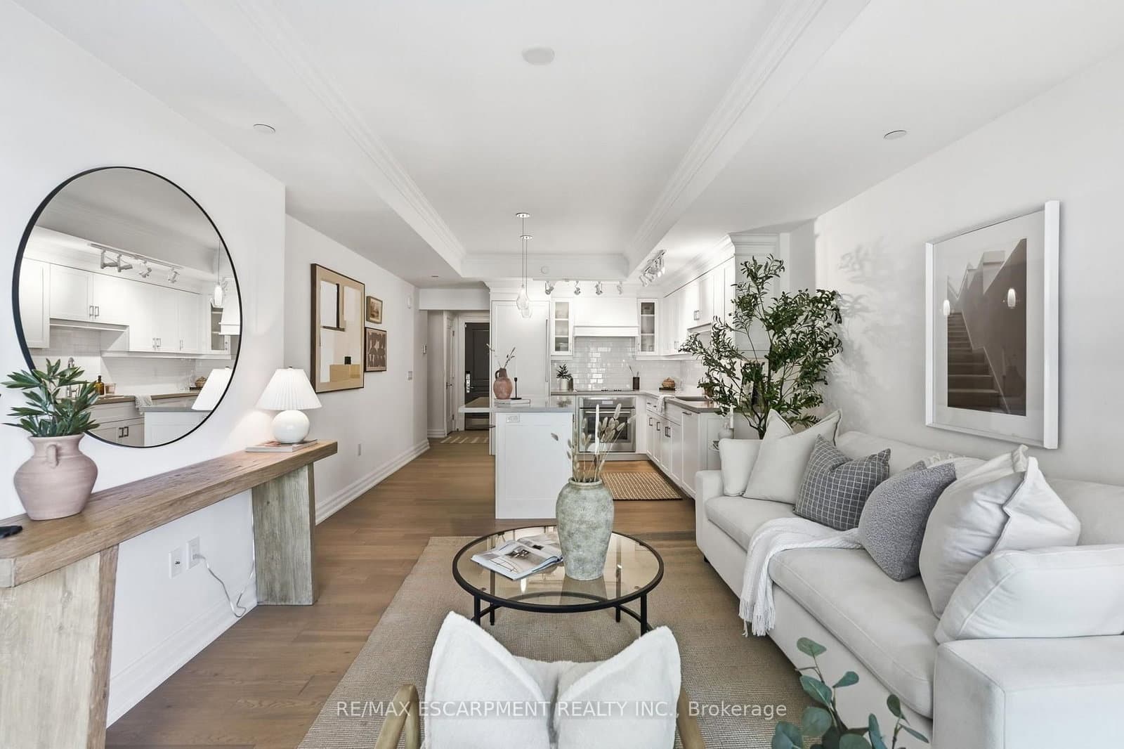#310 - 2060 Lakeshore Road