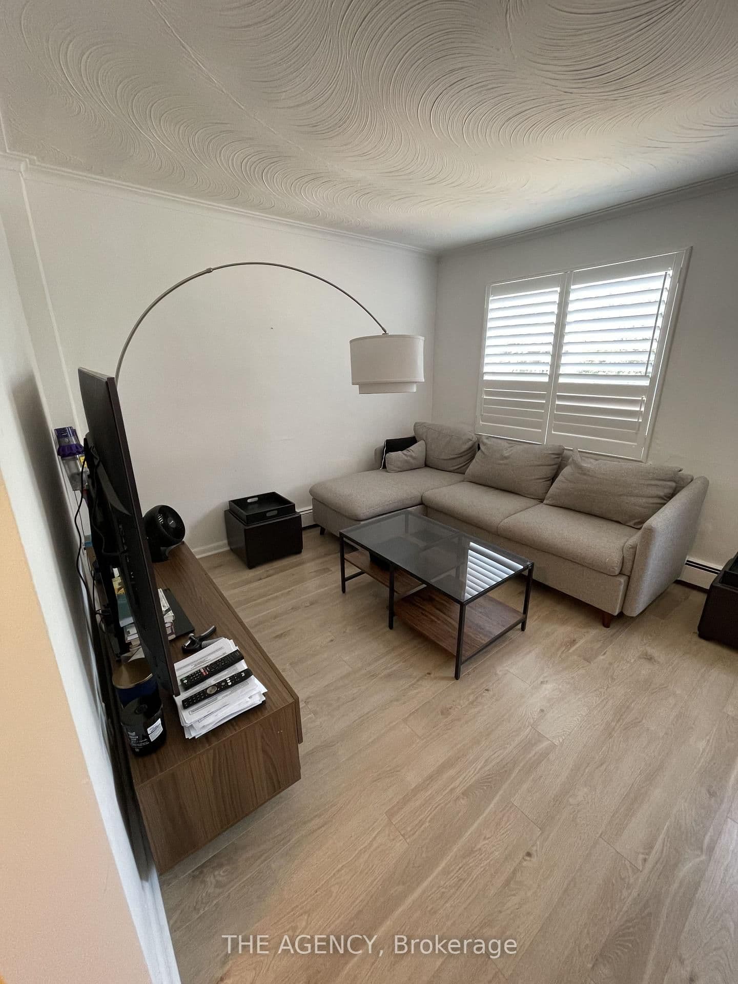 2940 Dundas Street W, Unit 4