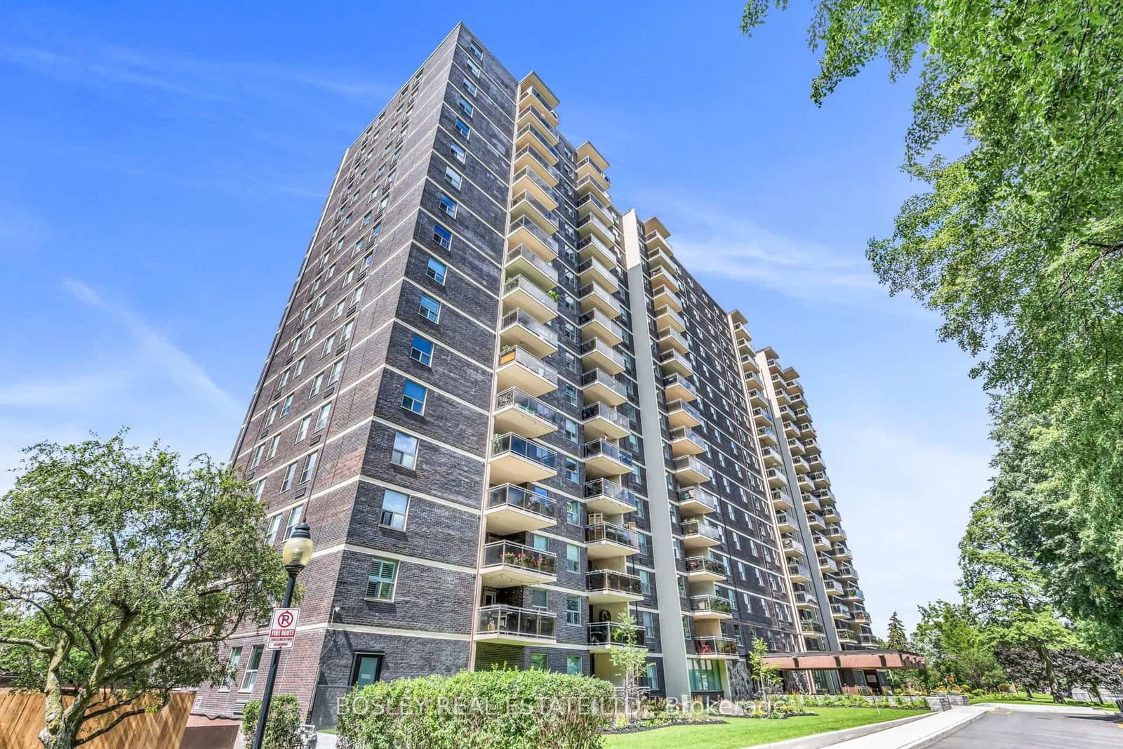 #112 - 966 Inverhouse Drive