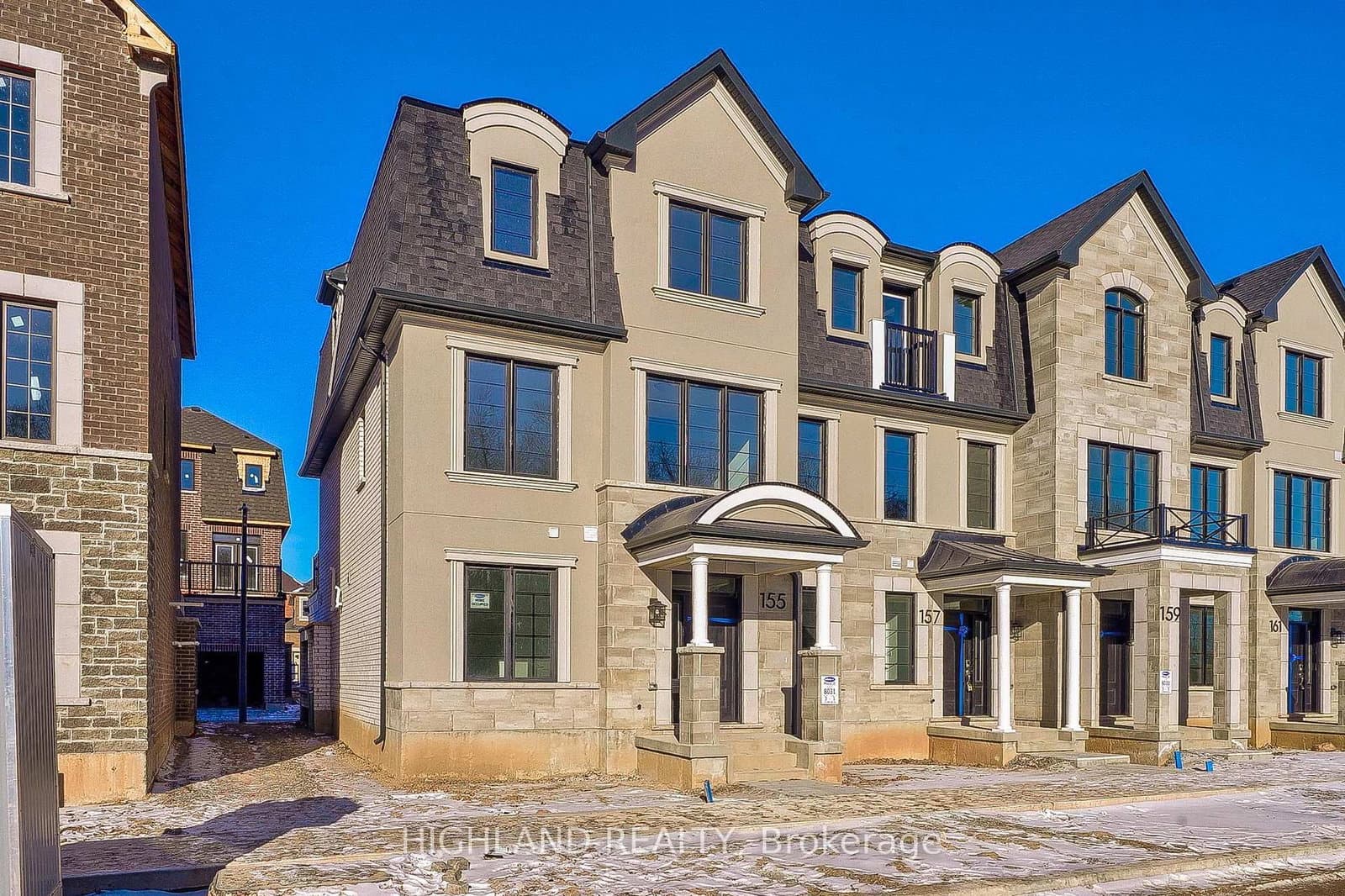 155 Settlers Road E