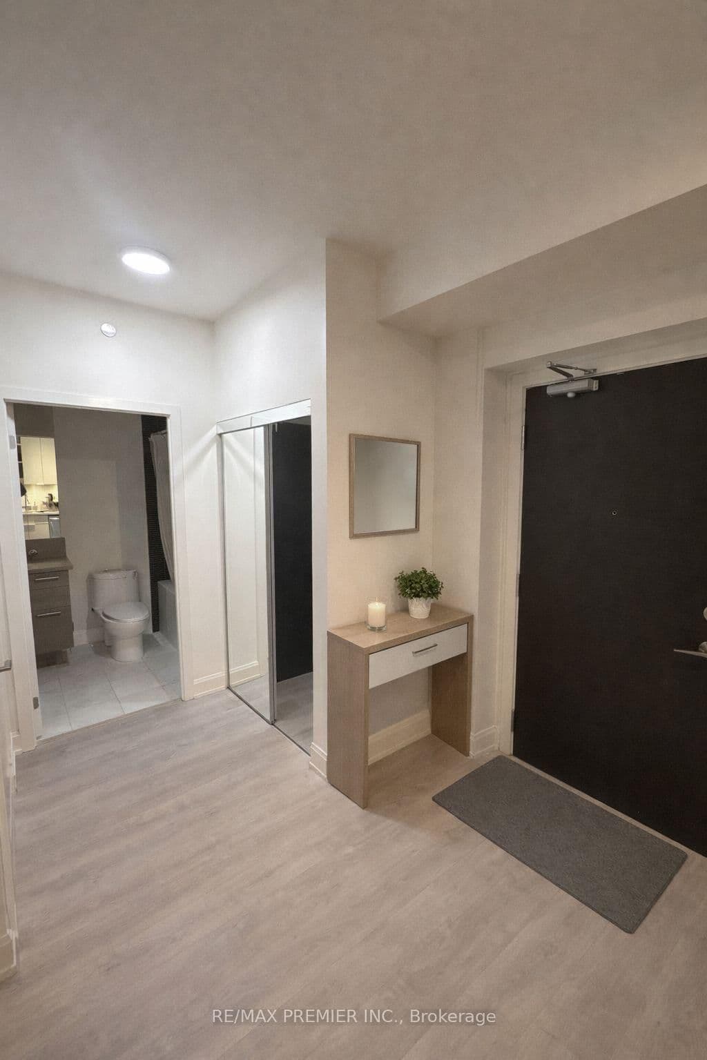33 Shore Breeze Drive, Unit 1006