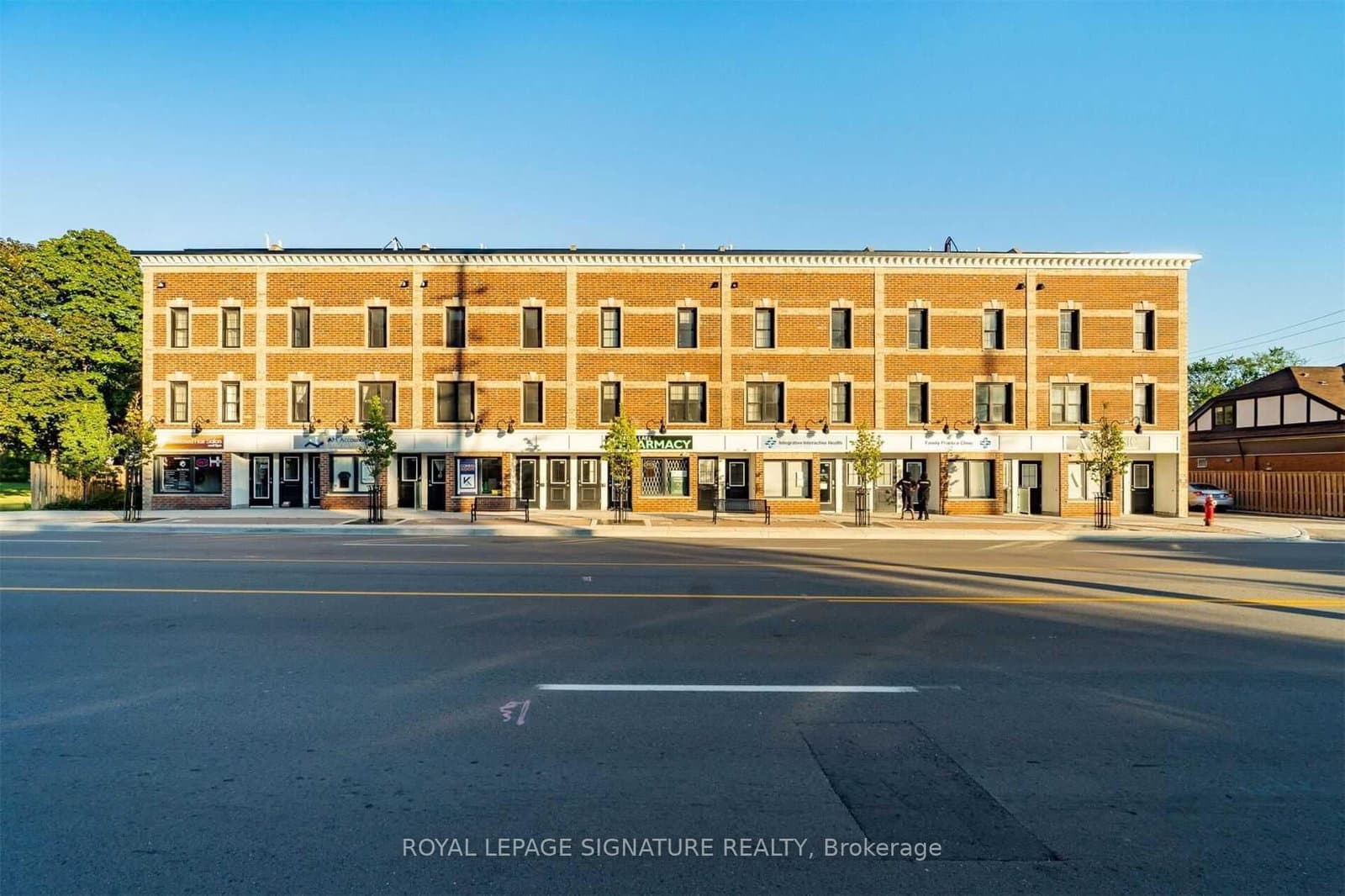 760 Lakeshore Road E, Unit 202