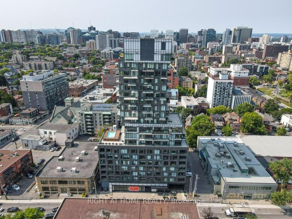 203 Catherine Street, Unit 2002