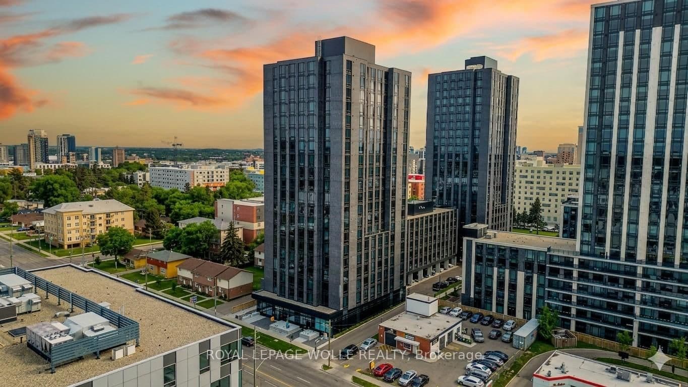 145 Columbia Street W, Unit 1210