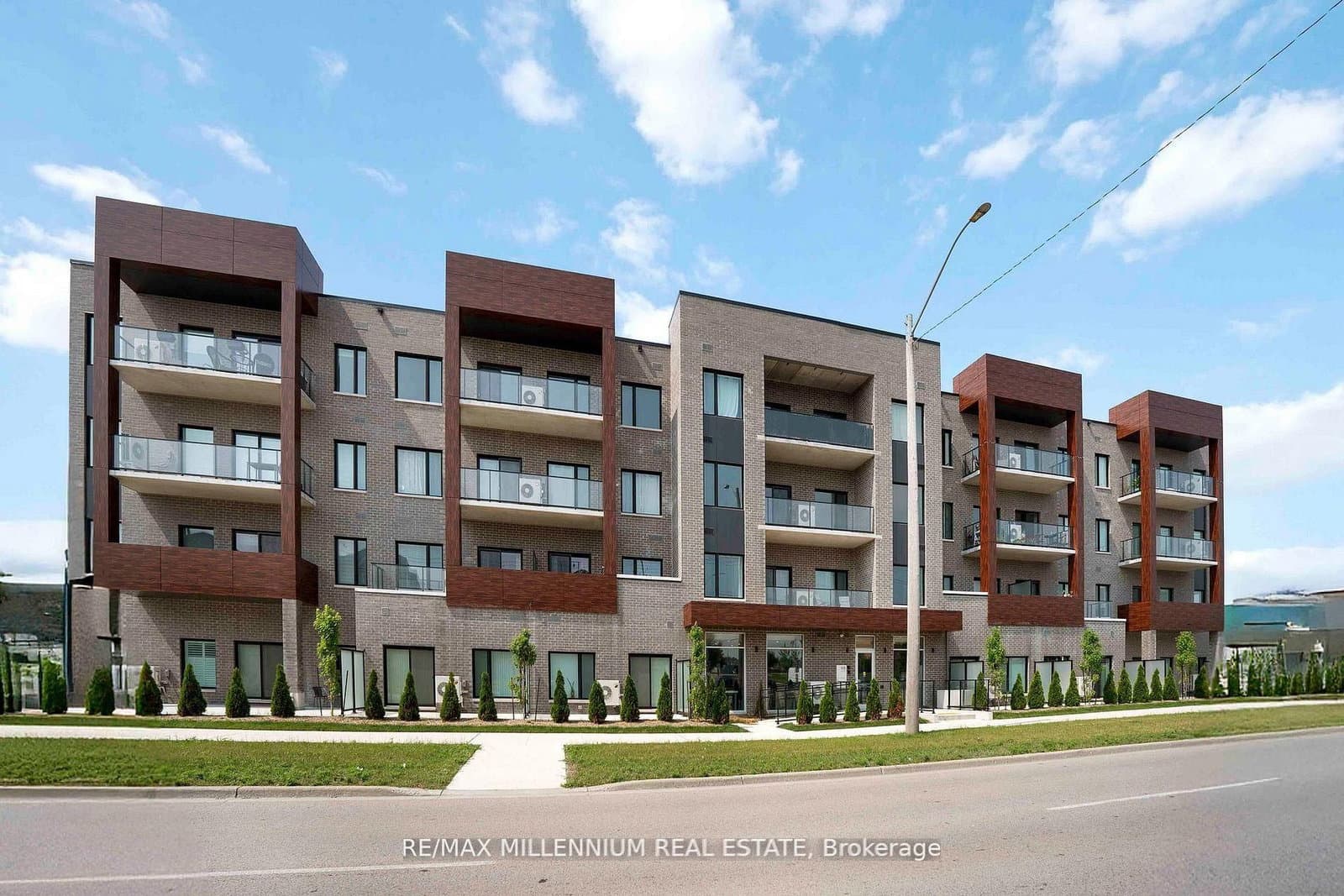 408 Dundas Street S, Unit 306