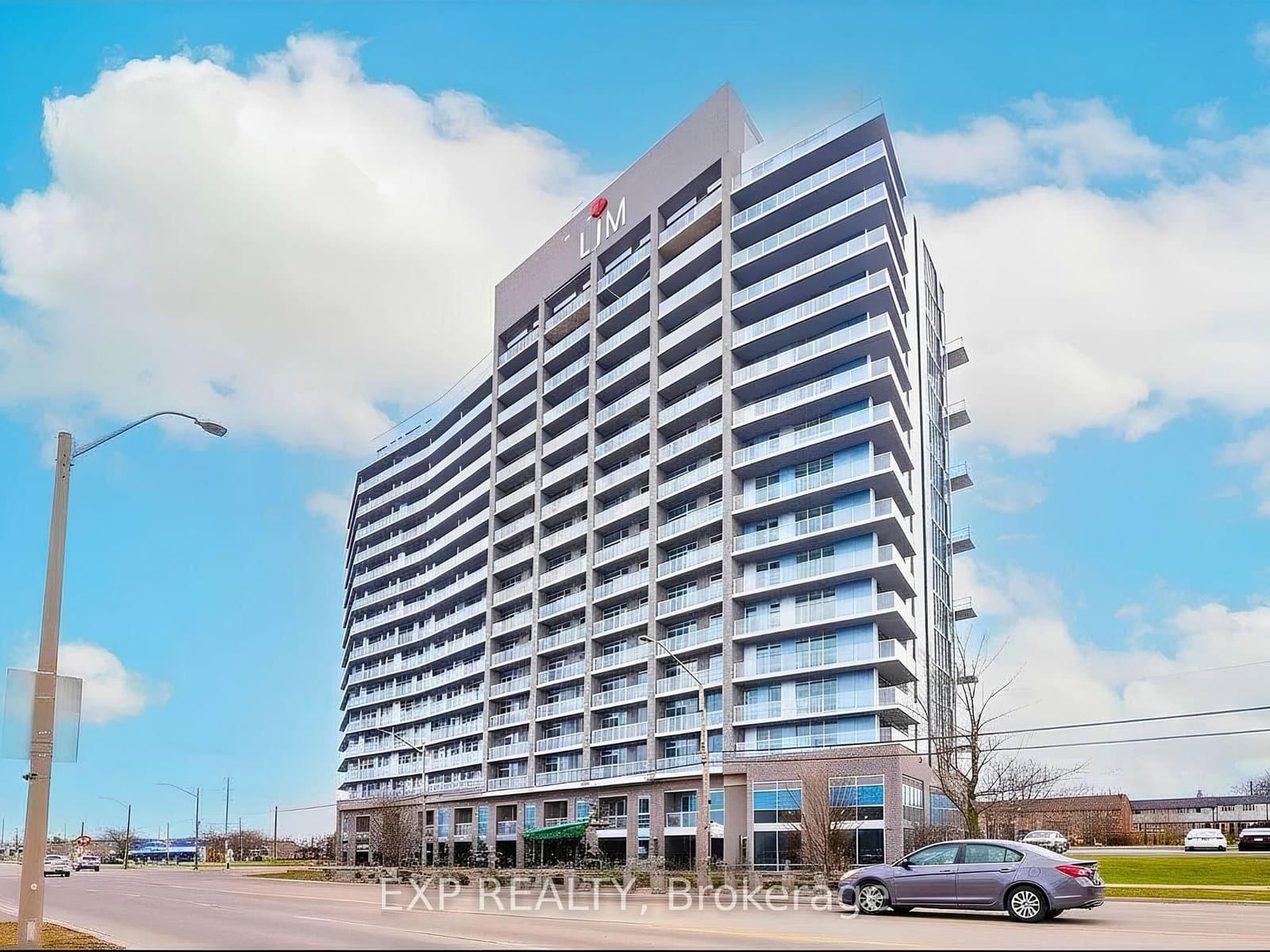 #1019 - 2782 Barton Street E