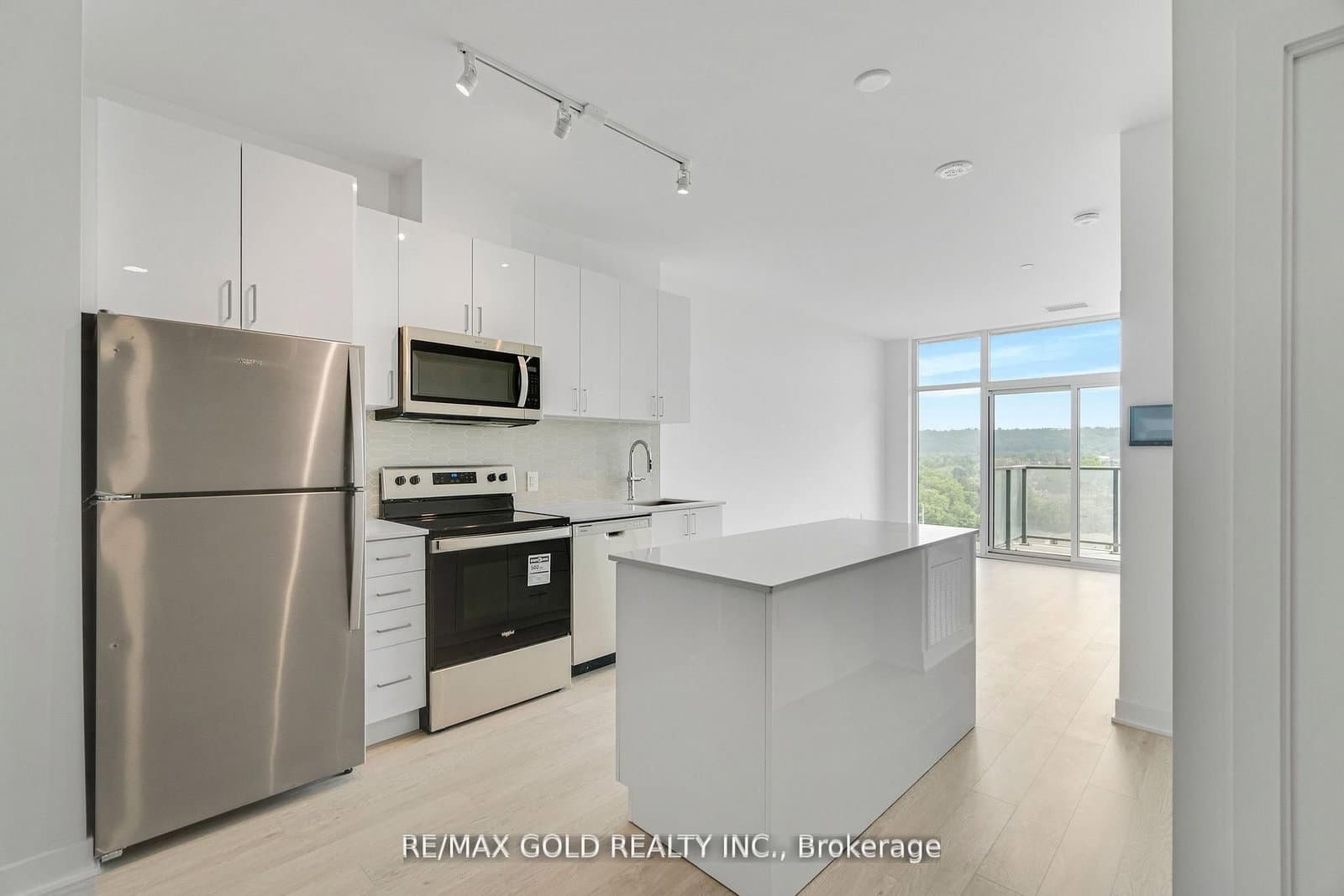 #803 - 2782 Barton Street E