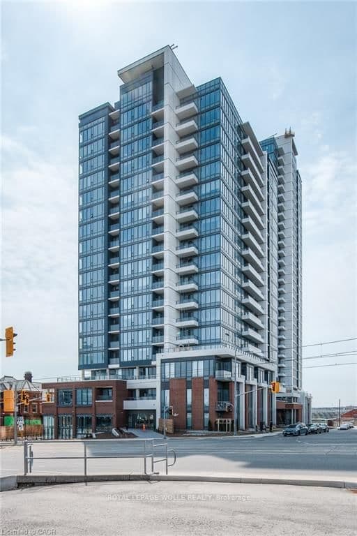 #1114 - 15 Wellington Street S