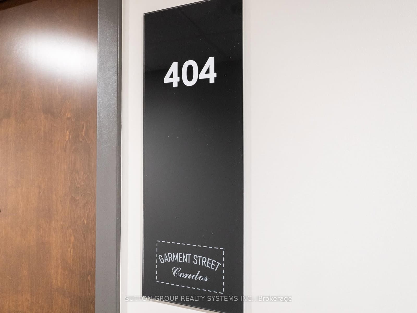#404 - 108 Garment Street