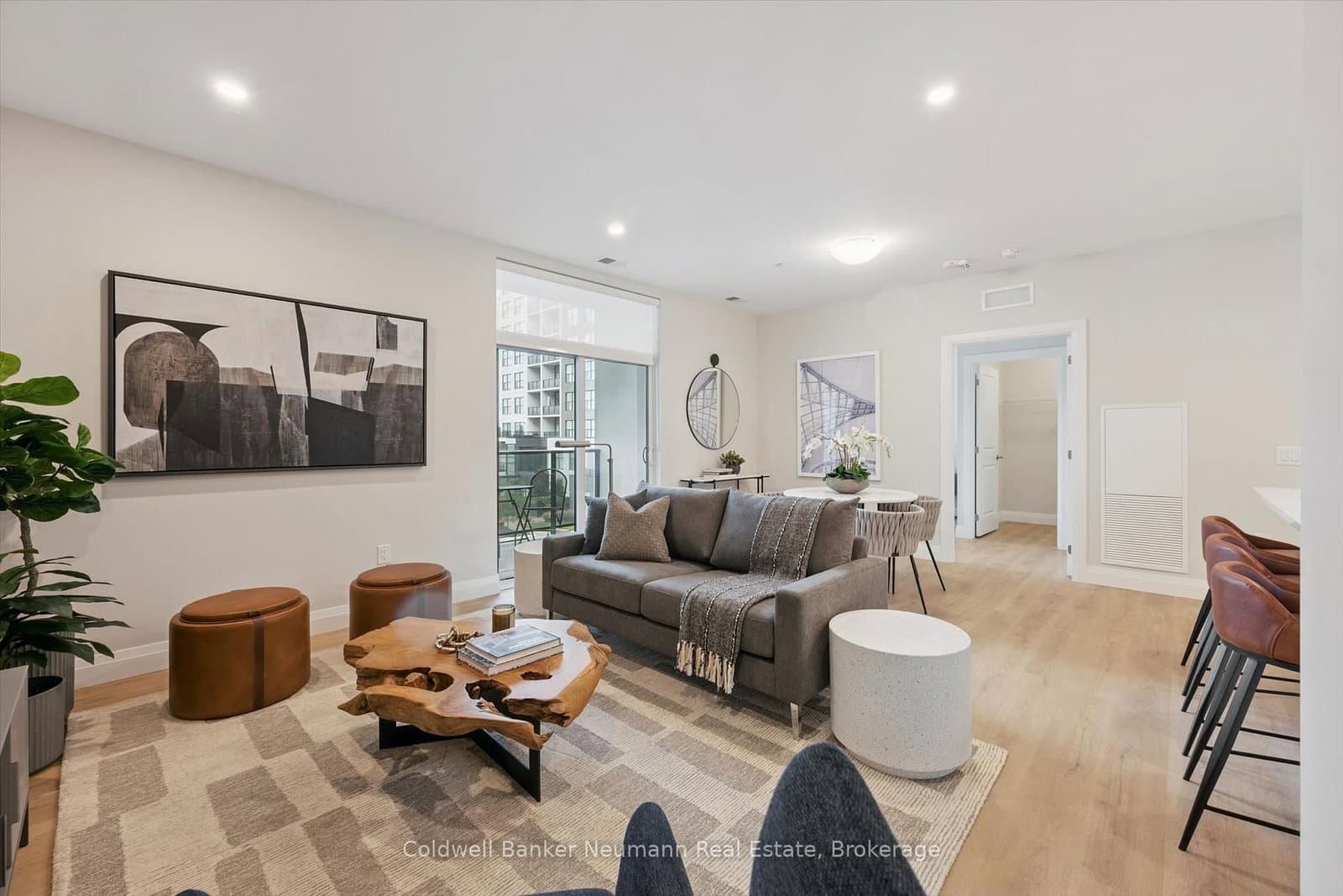 #301 - 1882 Gordon Street