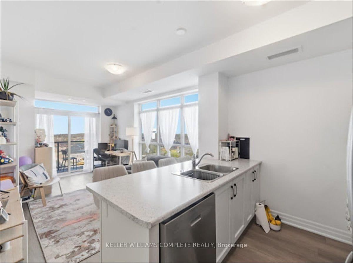 #1109 - 460 Dundas Street E