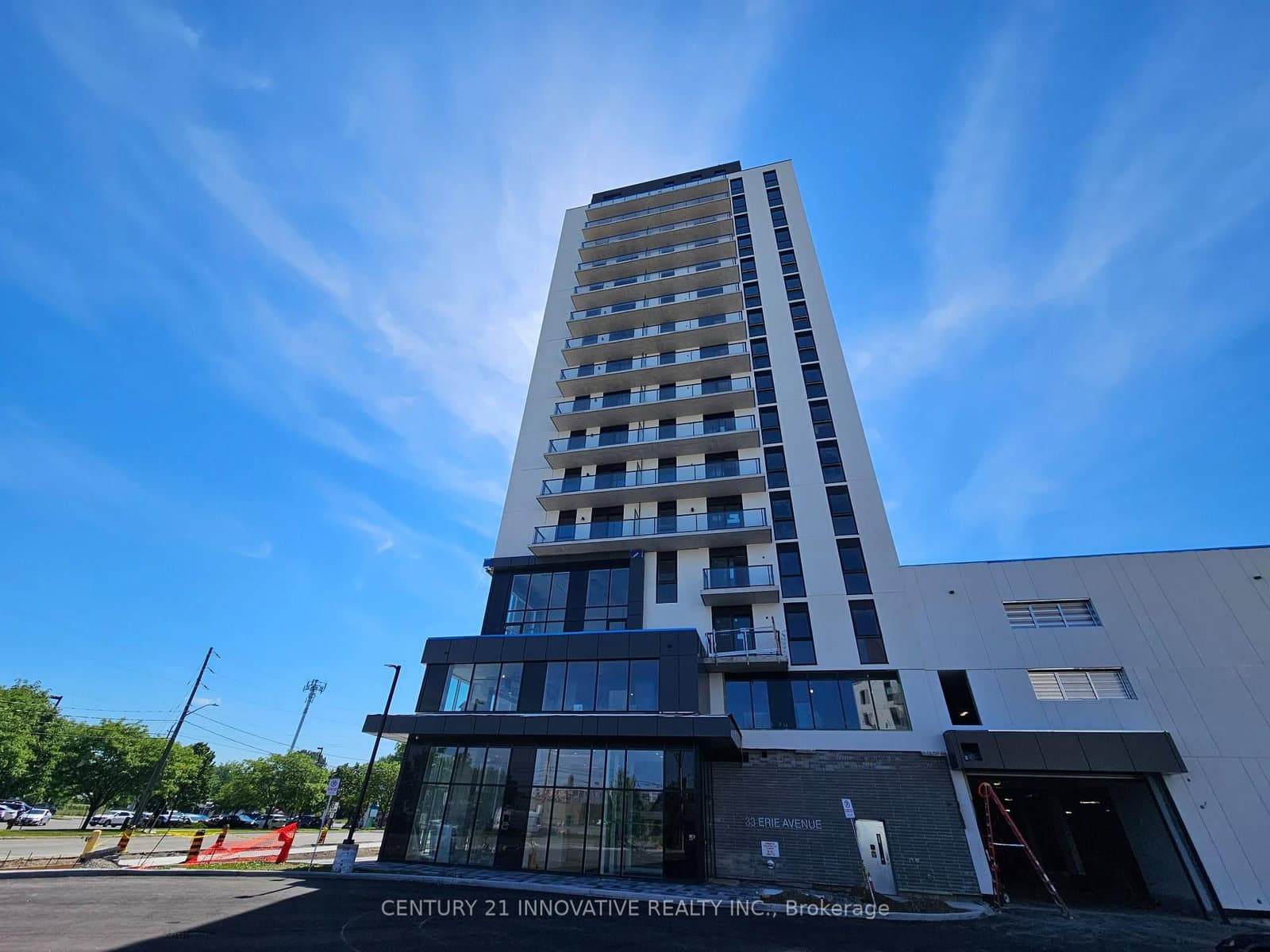 #807 - 33 Erie Avenue