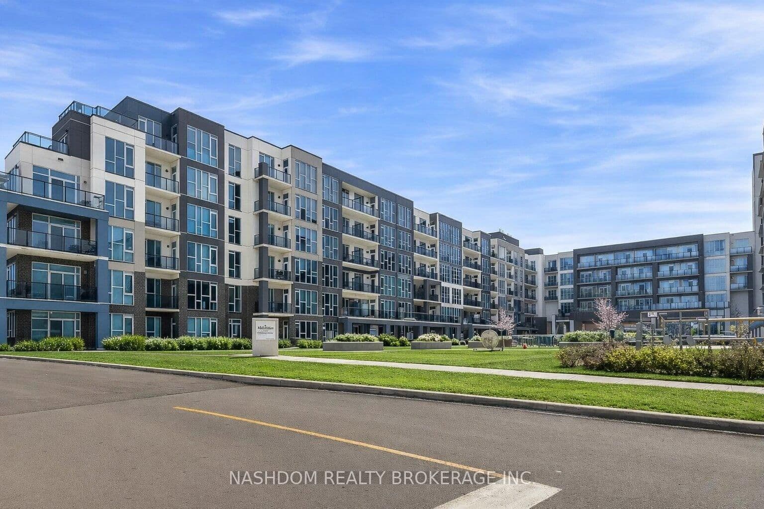 #516 - 16 Concord Place