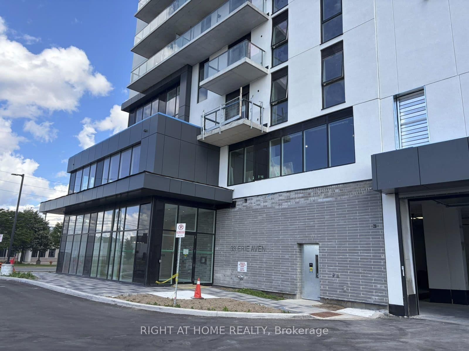 #1402 - 33 Erie Avenue