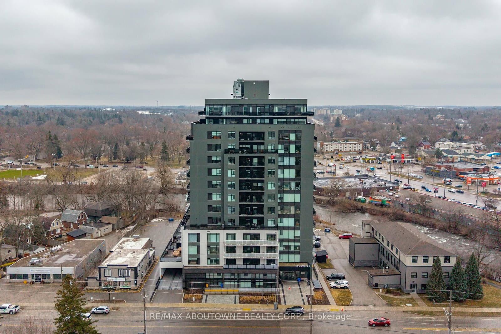 #506 - 71 Wyndham Street S