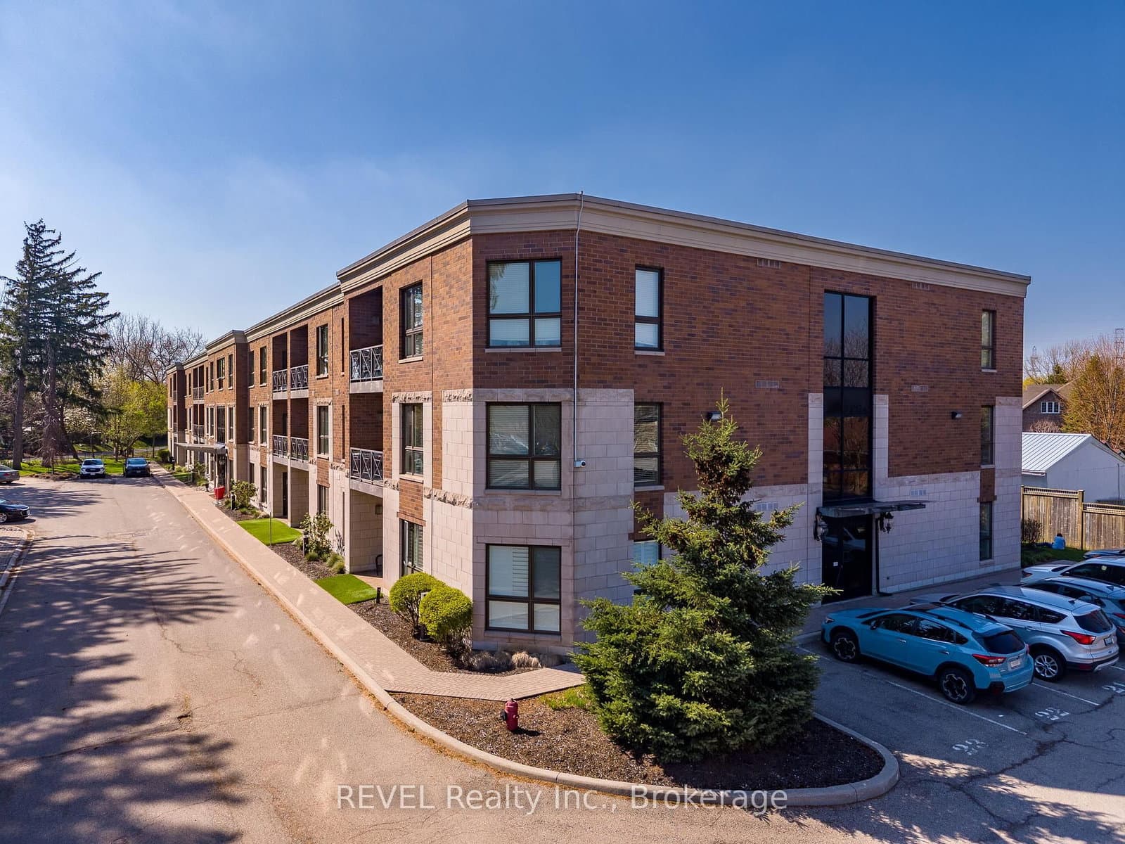 2799 St. Paul Avenue, Unit 212
