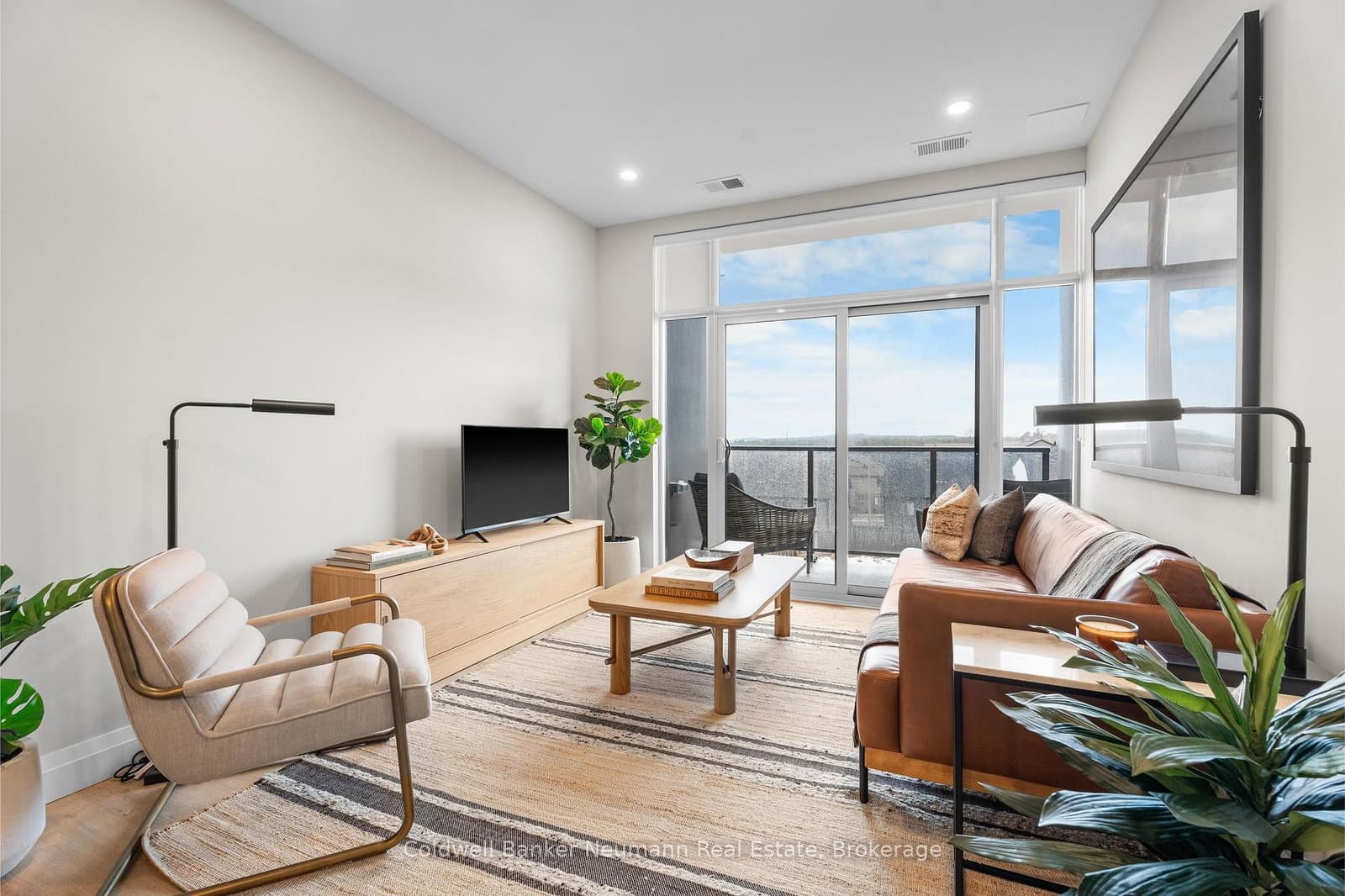#308 - 1882 Gordon Street