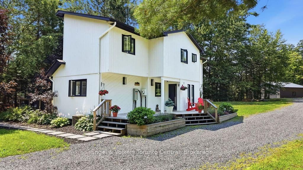 8 Bartlett Drive