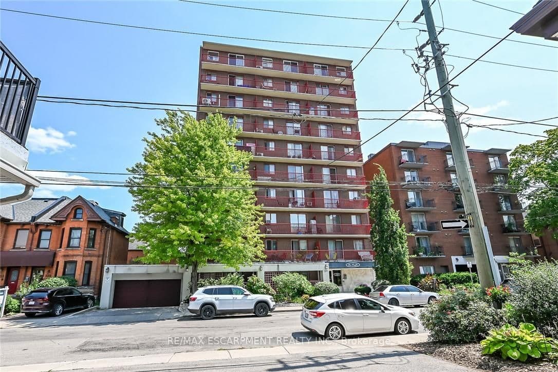 #1004 - 141 Catharine Street S